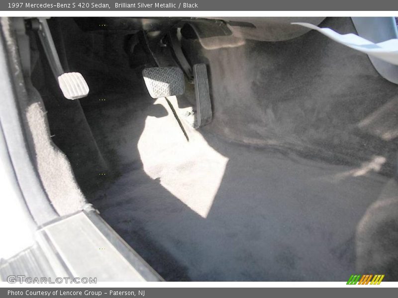 Brilliant Silver Metallic / Black 1997 Mercedes-Benz S 420 Sedan