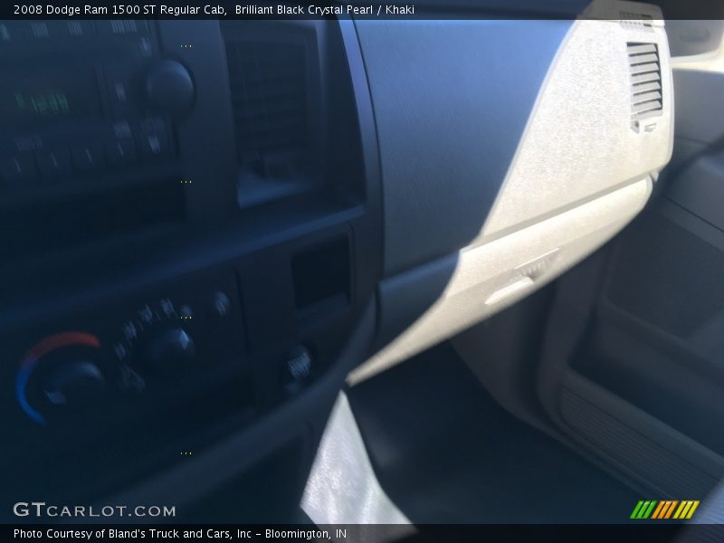 Brilliant Black Crystal Pearl / Khaki 2008 Dodge Ram 1500 ST Regular Cab