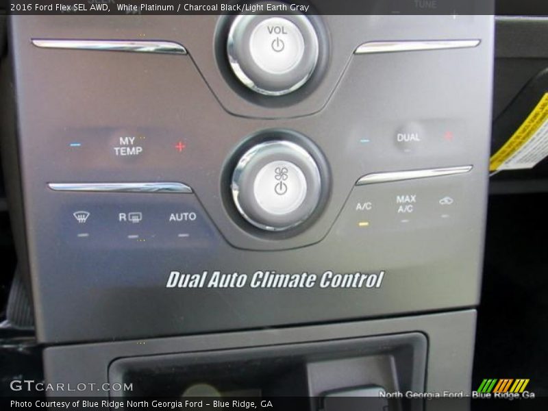 White Platinum / Charcoal Black/Light Earth Gray 2016 Ford Flex SEL AWD