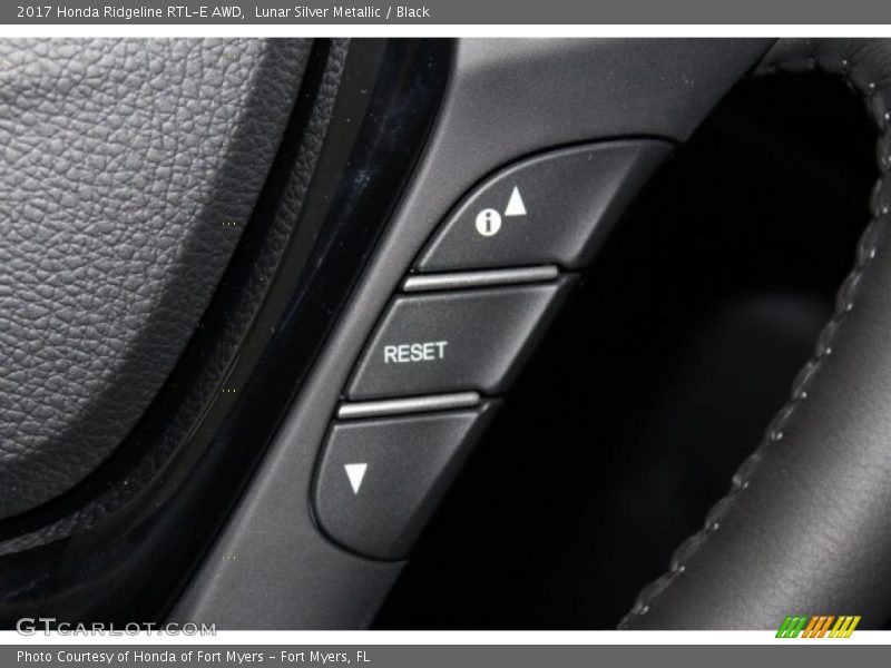 Lunar Silver Metallic / Black 2017 Honda Ridgeline RTL-E AWD