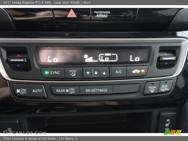 Lunar Silver Metallic / Black 2017 Honda Ridgeline RTL-E AWD