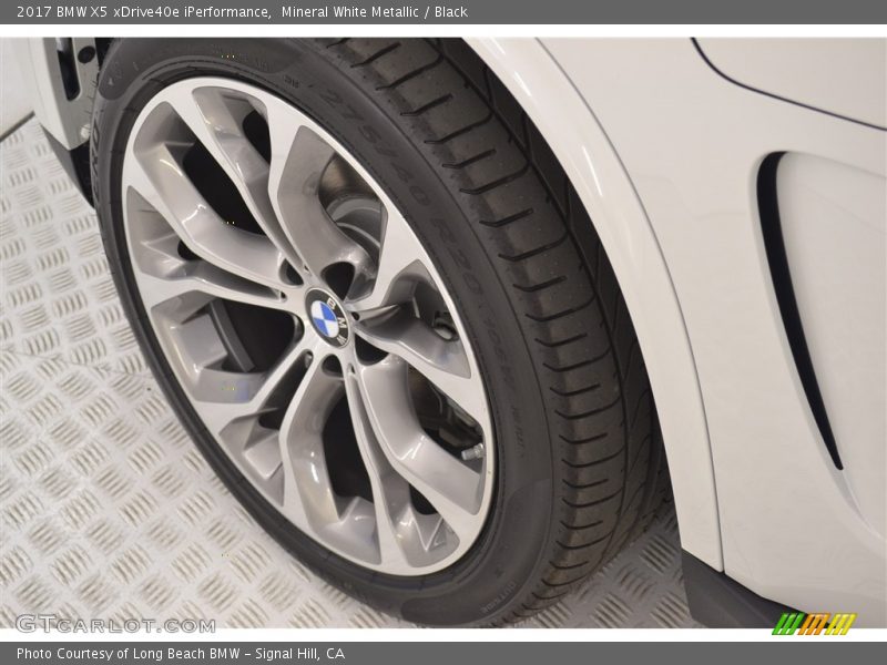 Mineral White Metallic / Black 2017 BMW X5 xDrive40e iPerformance