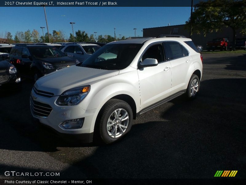 Iridescent Pearl Tricoat / Jet Black 2017 Chevrolet Equinox LT