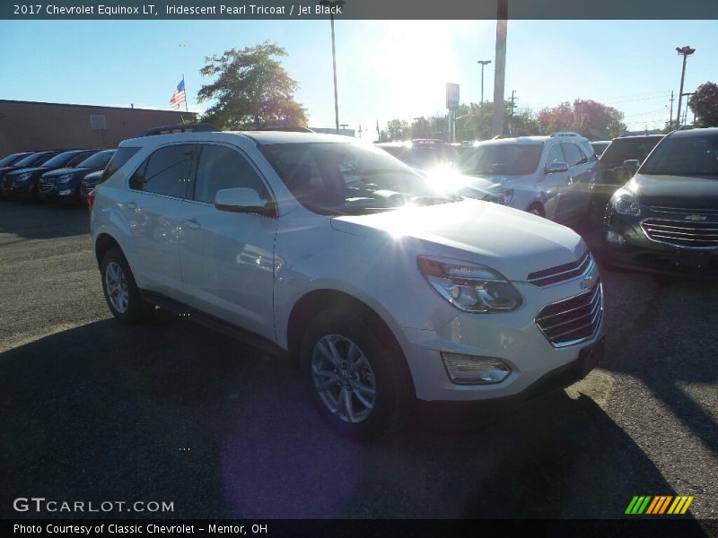 Iridescent Pearl Tricoat / Jet Black 2017 Chevrolet Equinox LT