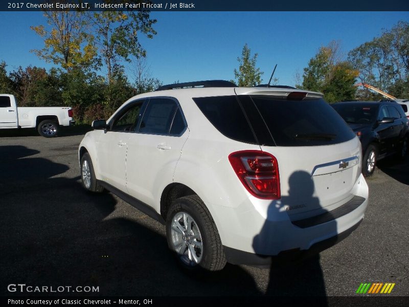 Iridescent Pearl Tricoat / Jet Black 2017 Chevrolet Equinox LT