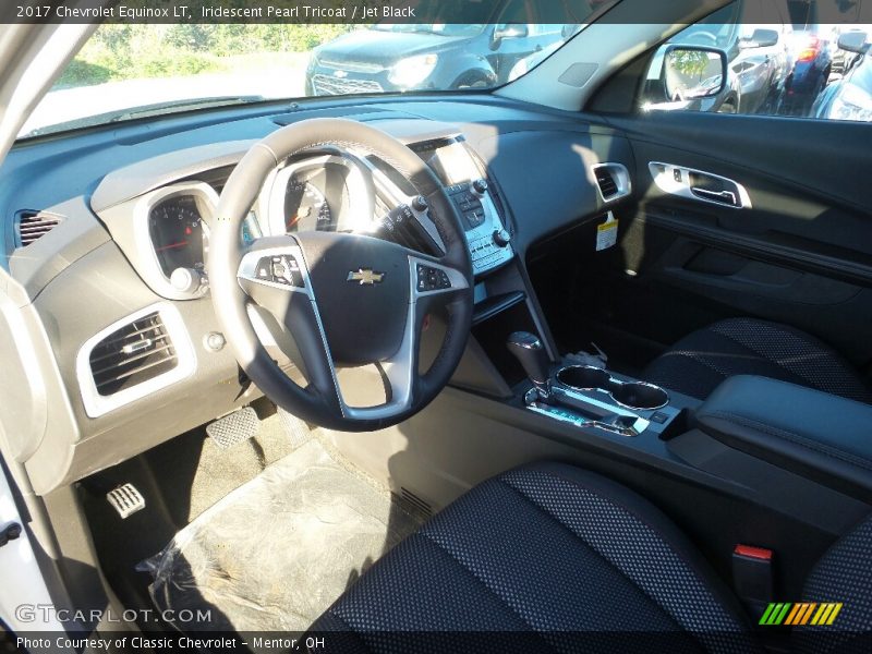 Iridescent Pearl Tricoat / Jet Black 2017 Chevrolet Equinox LT