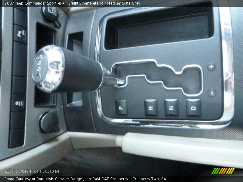 Bright Silver Metallic / Medium Slate Gray 2007 Jeep Commander Sport 4x4