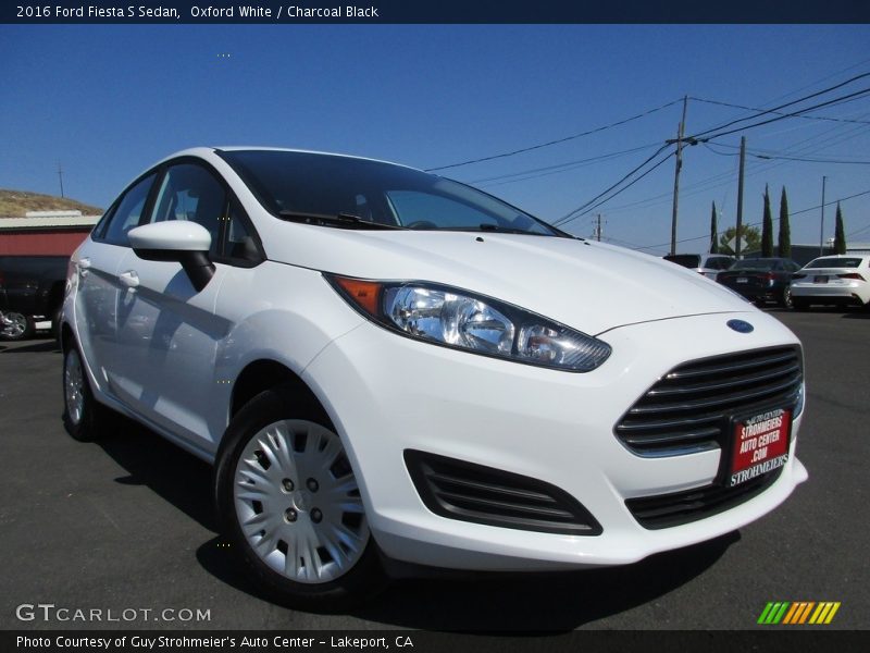 Oxford White / Charcoal Black 2016 Ford Fiesta S Sedan