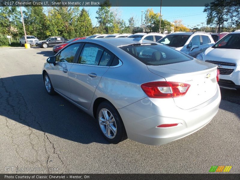 Silver Ice Metallic / Jet Black 2017 Chevrolet Cruze LT