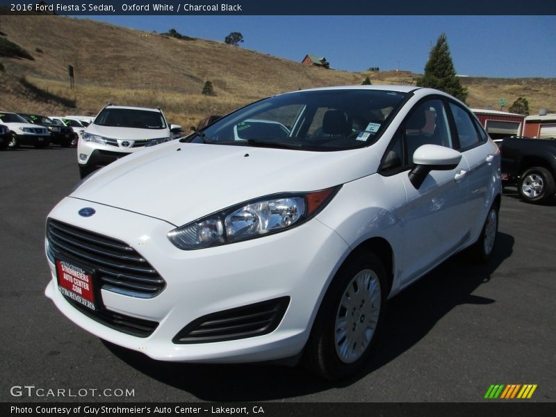 Oxford White / Charcoal Black 2016 Ford Fiesta S Sedan