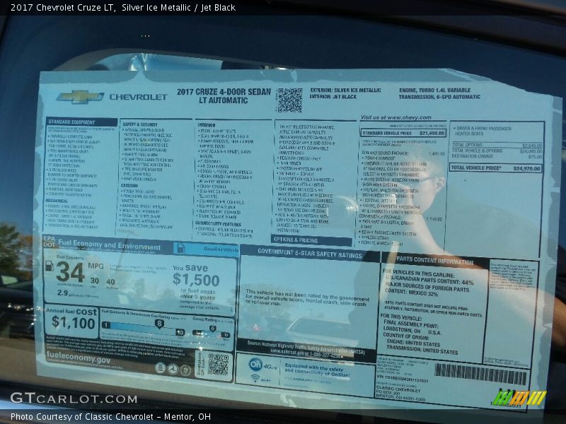 Silver Ice Metallic / Jet Black 2017 Chevrolet Cruze LT