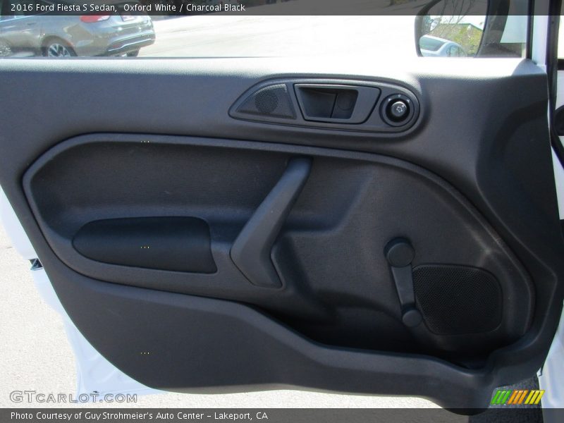Oxford White / Charcoal Black 2016 Ford Fiesta S Sedan