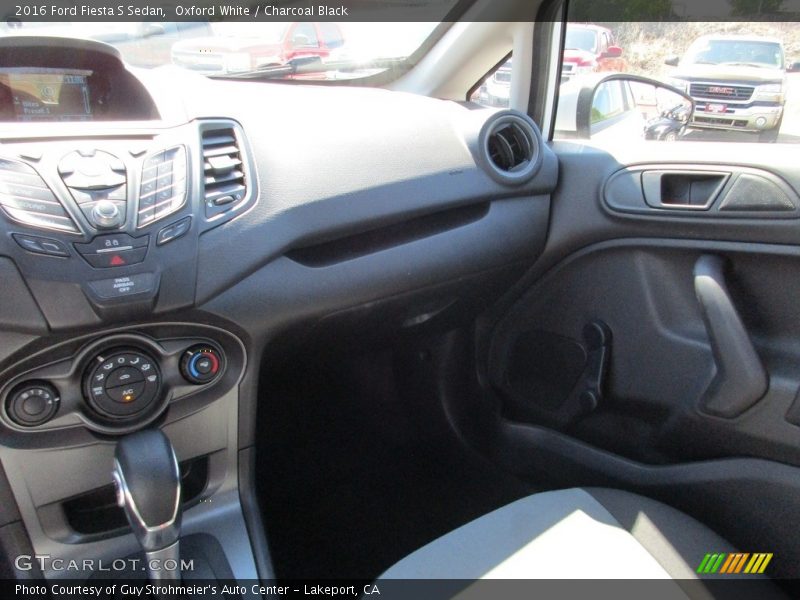 Oxford White / Charcoal Black 2016 Ford Fiesta S Sedan