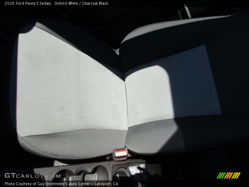 Oxford White / Charcoal Black 2016 Ford Fiesta S Sedan