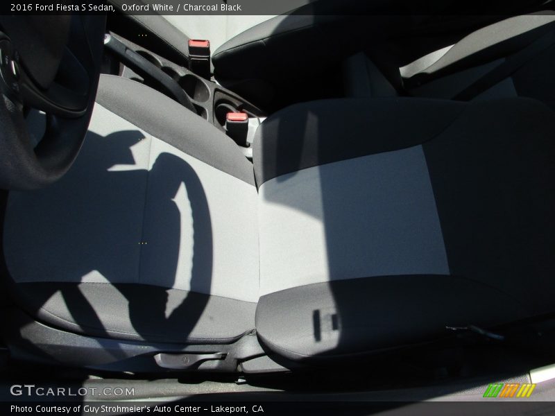 Oxford White / Charcoal Black 2016 Ford Fiesta S Sedan
