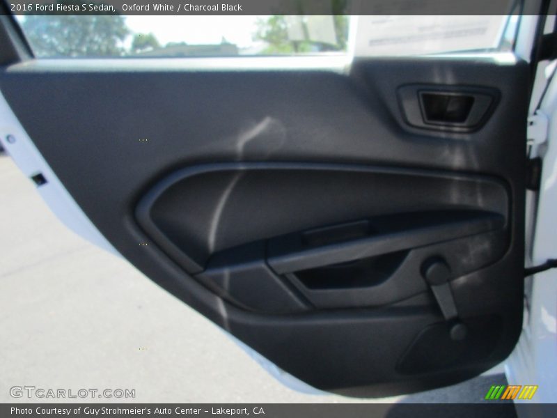 Oxford White / Charcoal Black 2016 Ford Fiesta S Sedan