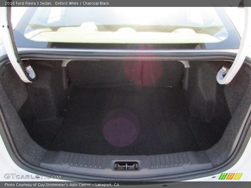 Oxford White / Charcoal Black 2016 Ford Fiesta S Sedan
