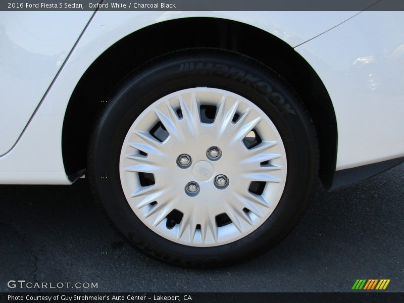 Oxford White / Charcoal Black 2016 Ford Fiesta S Sedan