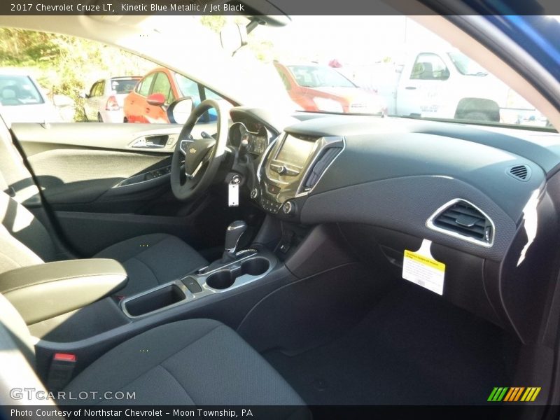 Kinetic Blue Metallic / Jet Black 2017 Chevrolet Cruze LT