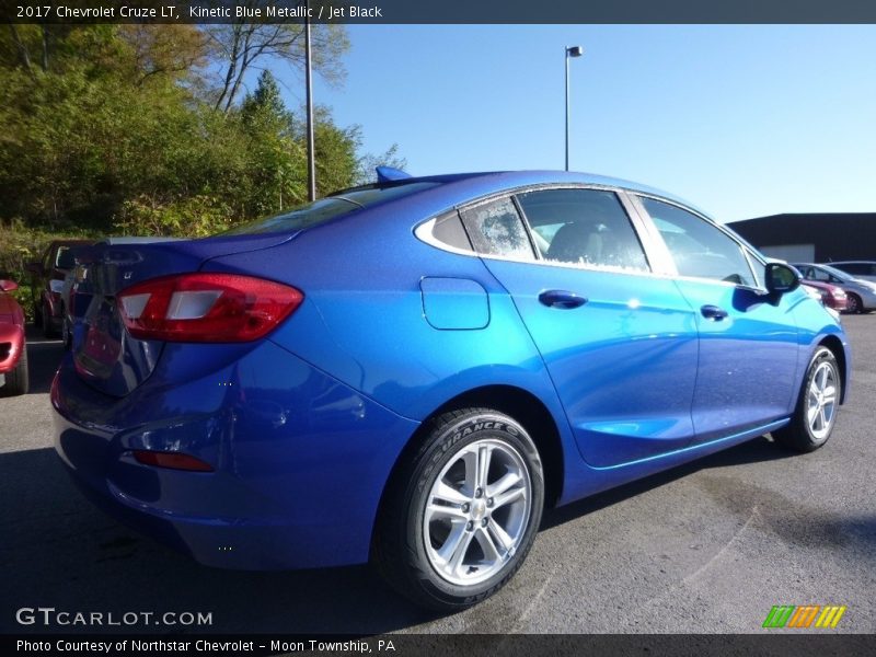 Kinetic Blue Metallic / Jet Black 2017 Chevrolet Cruze LT