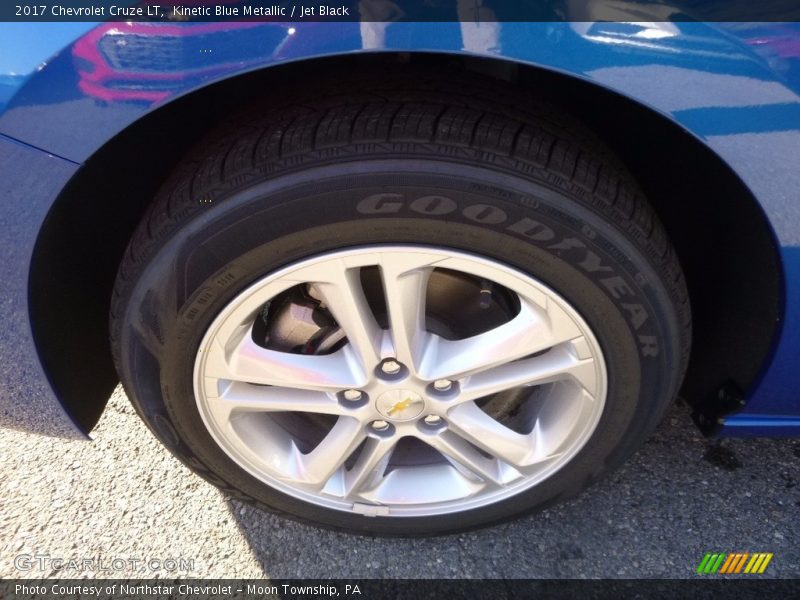 Kinetic Blue Metallic / Jet Black 2017 Chevrolet Cruze LT