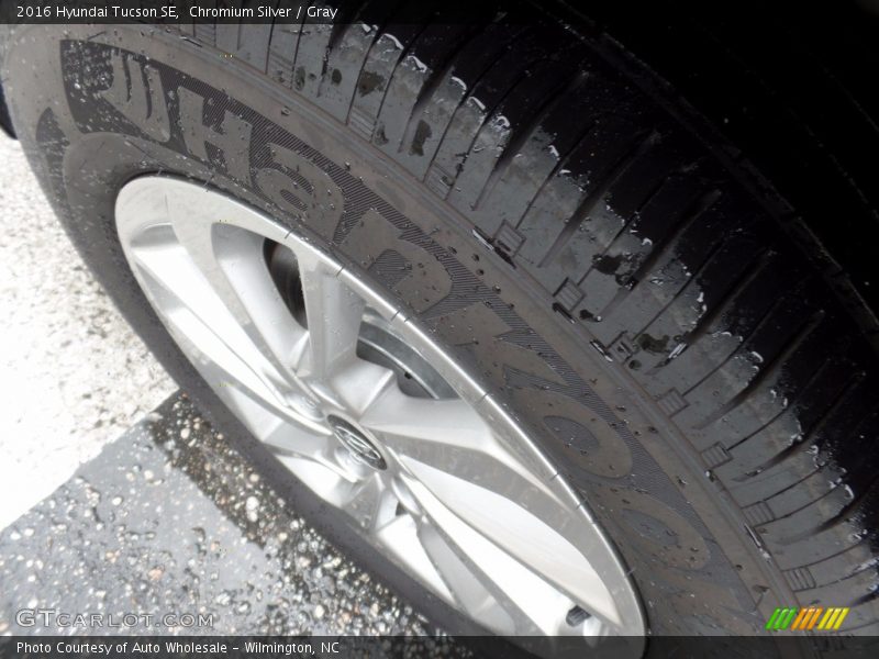 Chromium Silver / Gray 2016 Hyundai Tucson SE