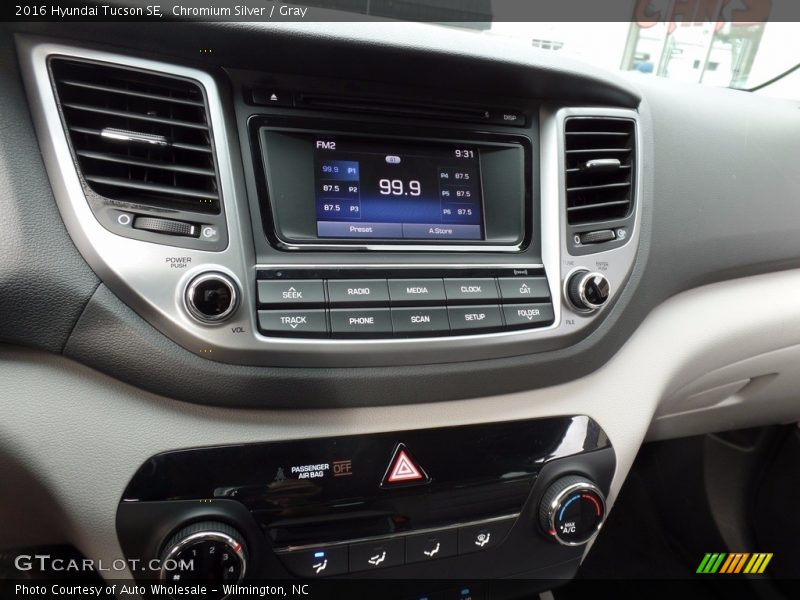 Chromium Silver / Gray 2016 Hyundai Tucson SE