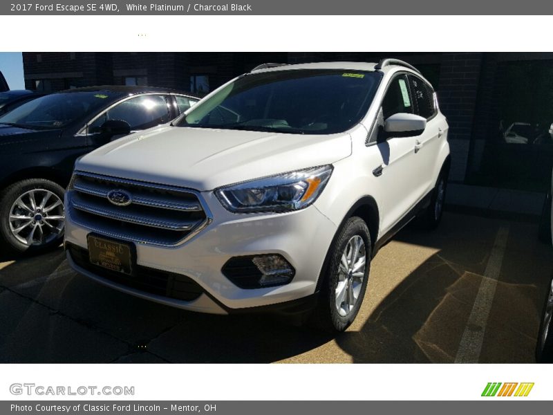 White Platinum / Charcoal Black 2017 Ford Escape SE 4WD