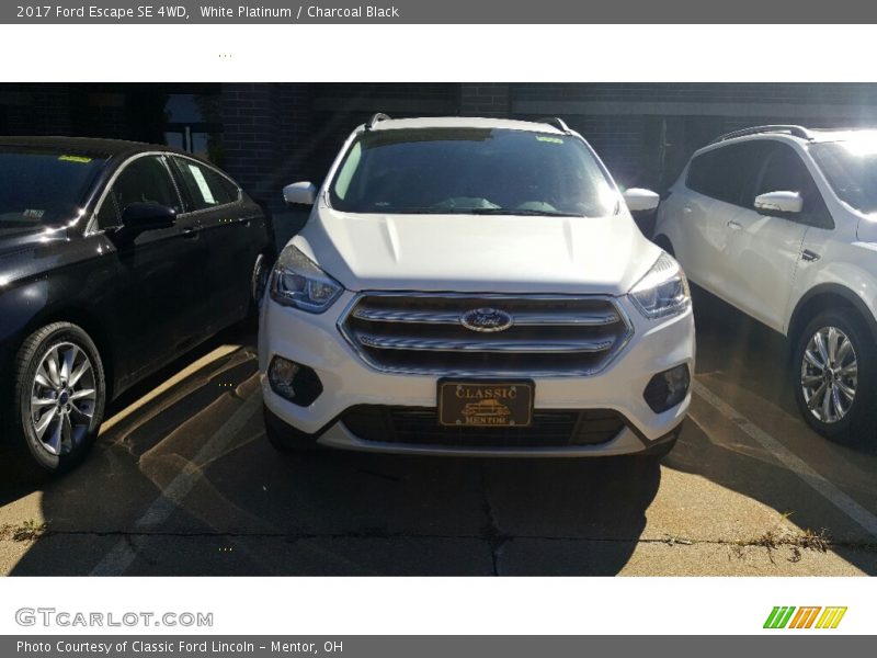 White Platinum / Charcoal Black 2017 Ford Escape SE 4WD