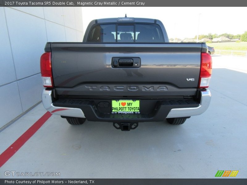 Magnetic Gray Metallic / Cement Gray 2017 Toyota Tacoma SR5 Double Cab