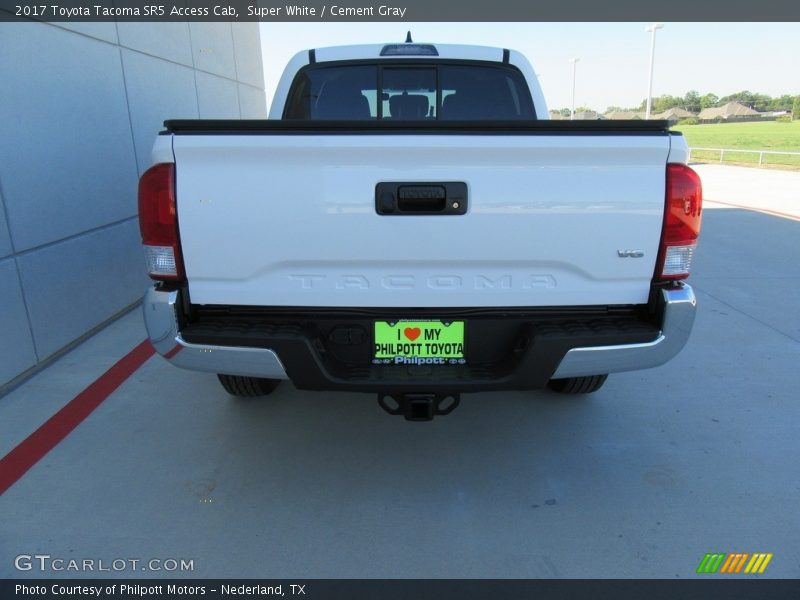 Super White / Cement Gray 2017 Toyota Tacoma SR5 Access Cab