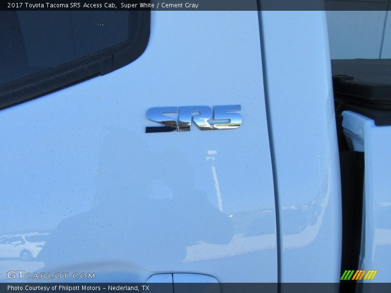 Super White / Cement Gray 2017 Toyota Tacoma SR5 Access Cab