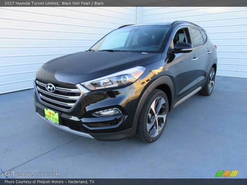Front 3/4 View of 2017 Tucson Limited