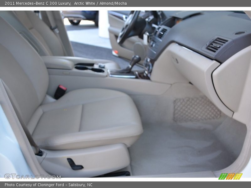 Arctic White / Almond/Mocha 2011 Mercedes-Benz C 300 Luxury