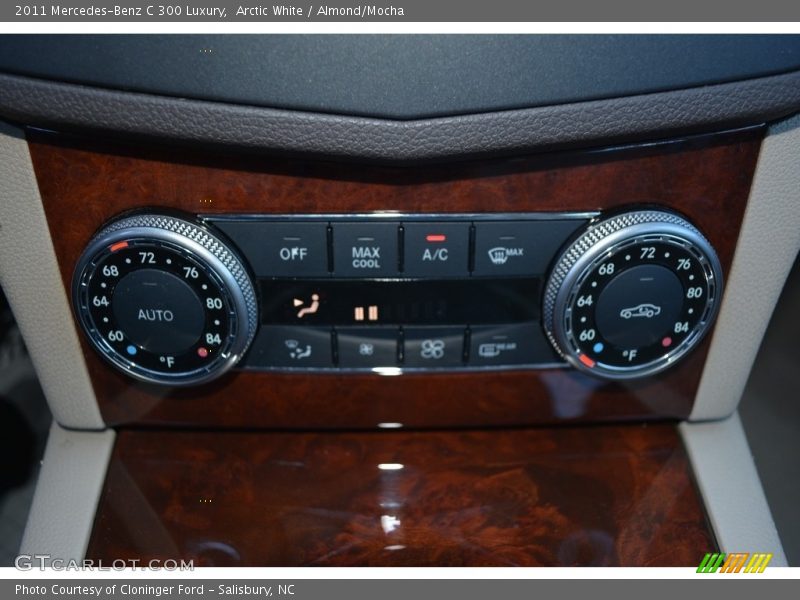 Arctic White / Almond/Mocha 2011 Mercedes-Benz C 300 Luxury