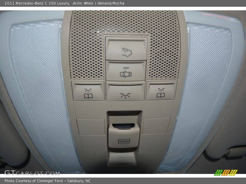 Arctic White / Almond/Mocha 2011 Mercedes-Benz C 300 Luxury