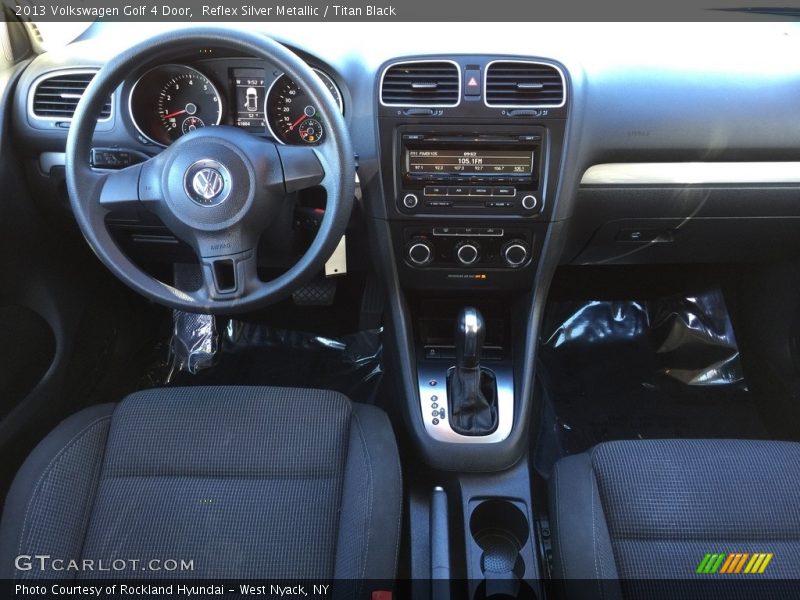 Reflex Silver Metallic / Titan Black 2013 Volkswagen Golf 4 Door