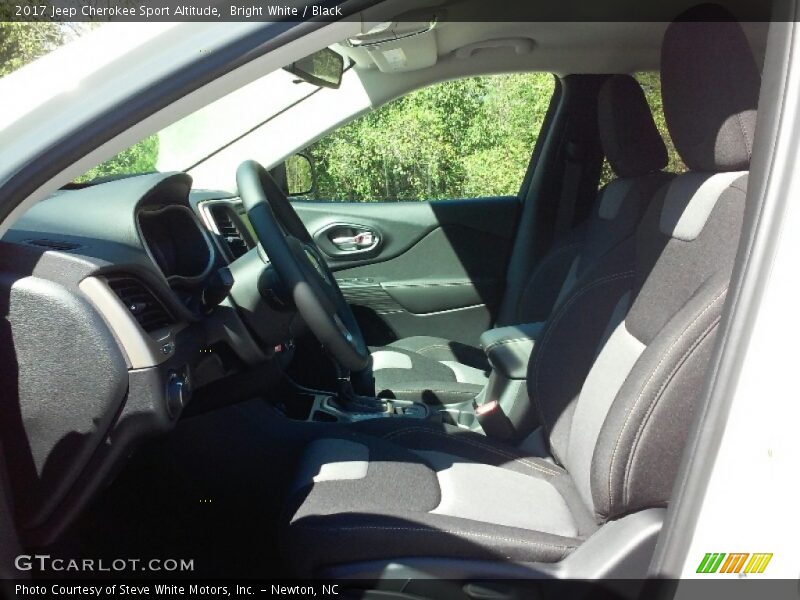 Bright White / Black 2017 Jeep Cherokee Sport Altitude