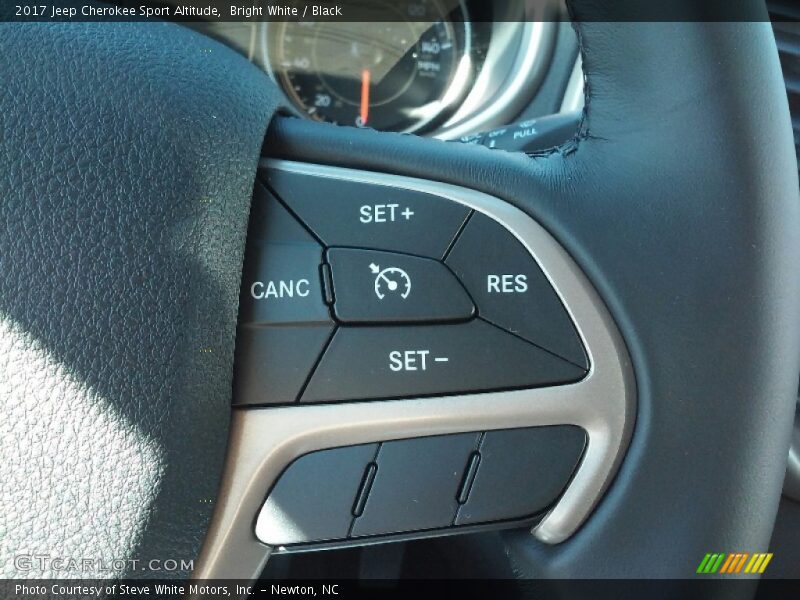 Bright White / Black 2017 Jeep Cherokee Sport Altitude