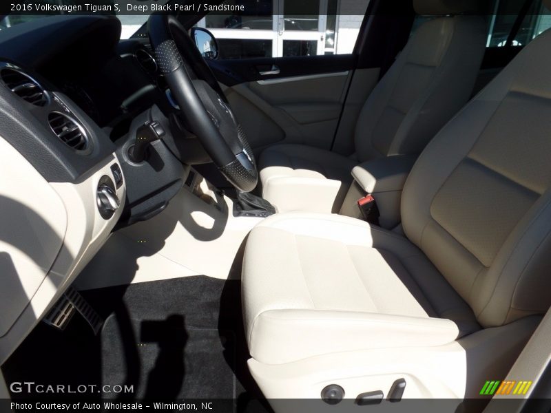 Deep Black Pearl / Sandstone 2016 Volkswagen Tiguan S