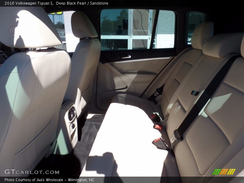 Deep Black Pearl / Sandstone 2016 Volkswagen Tiguan S