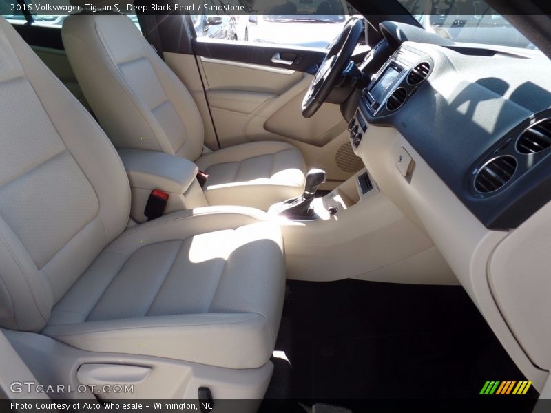 Deep Black Pearl / Sandstone 2016 Volkswagen Tiguan S