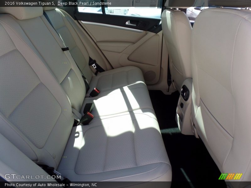 Deep Black Pearl / Sandstone 2016 Volkswagen Tiguan S