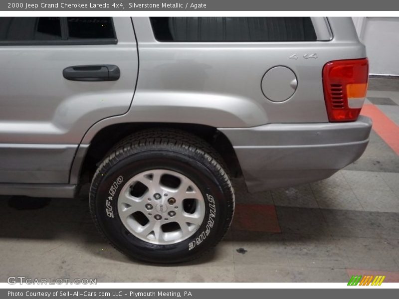 Silverstone Metallic / Agate 2000 Jeep Grand Cherokee Laredo 4x4