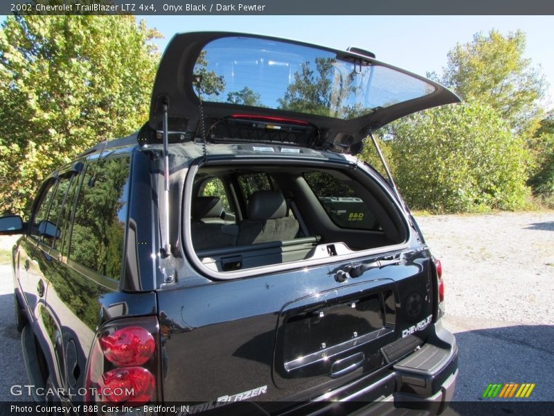 Onyx Black / Dark Pewter 2002 Chevrolet TrailBlazer LTZ 4x4