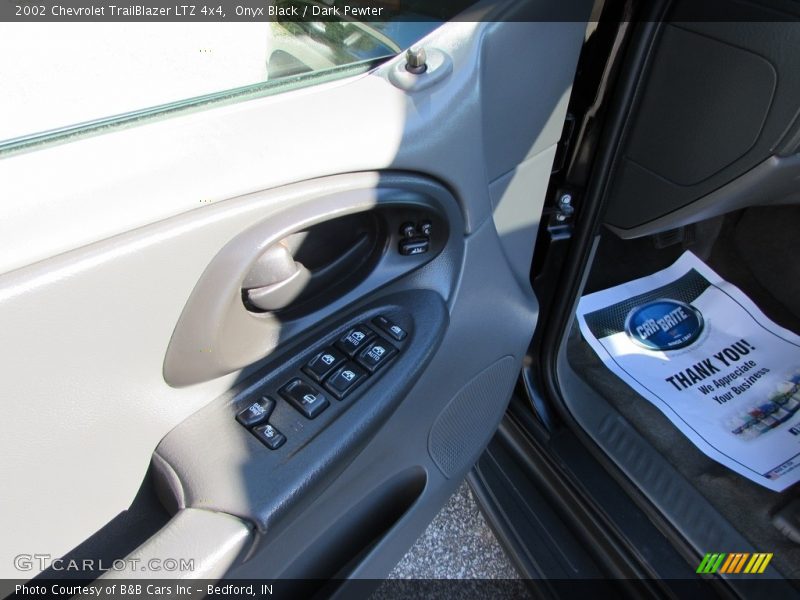 Onyx Black / Dark Pewter 2002 Chevrolet TrailBlazer LTZ 4x4