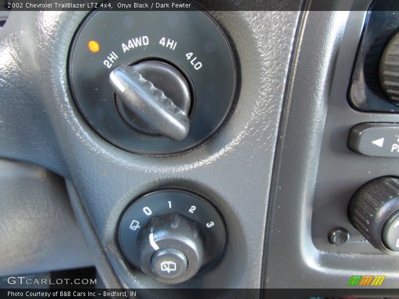 Onyx Black / Dark Pewter 2002 Chevrolet TrailBlazer LTZ 4x4
