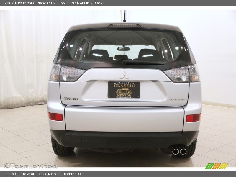 Cool Silver Metallic / Black 2007 Mitsubishi Outlander ES