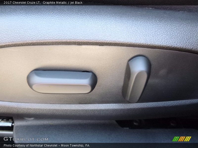 Graphite Metallic / Jet Black 2017 Chevrolet Cruze LT