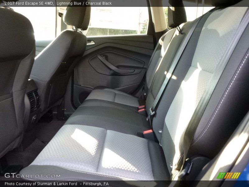 Lightning Blue / Charcoal Black 2017 Ford Escape SE 4WD